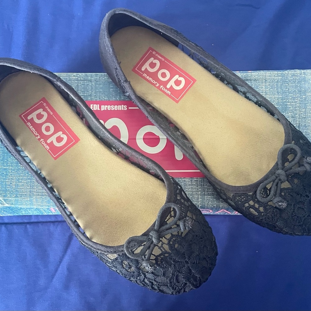 Pop Elegant Black Lace Loafers.